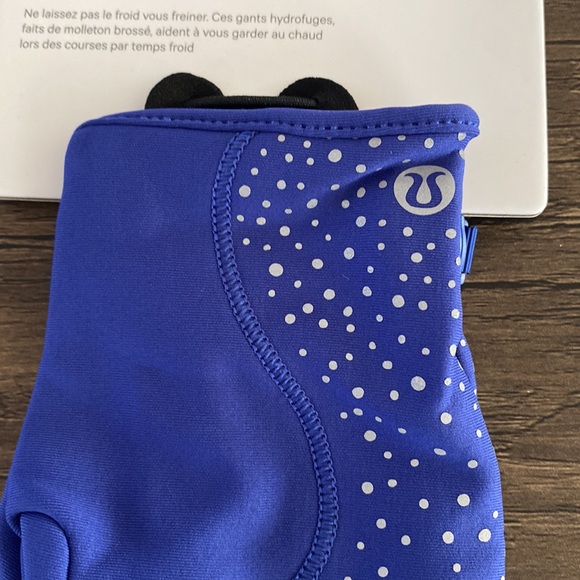 Lululemon Women’s Run For It All Reflective Gloves - Picture 7 of 12